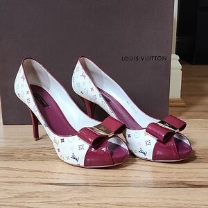 Authentic Monogram LV Pumps